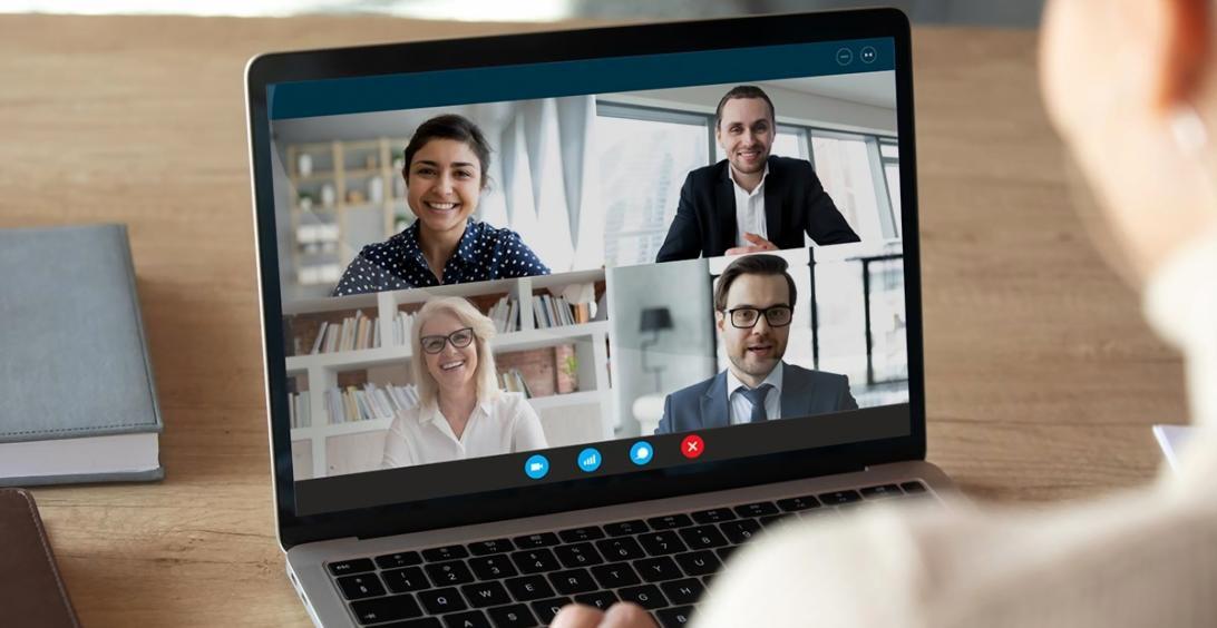 Profesjonalne szkolenia online Lyximeo - eksperci w trakcie webinaru